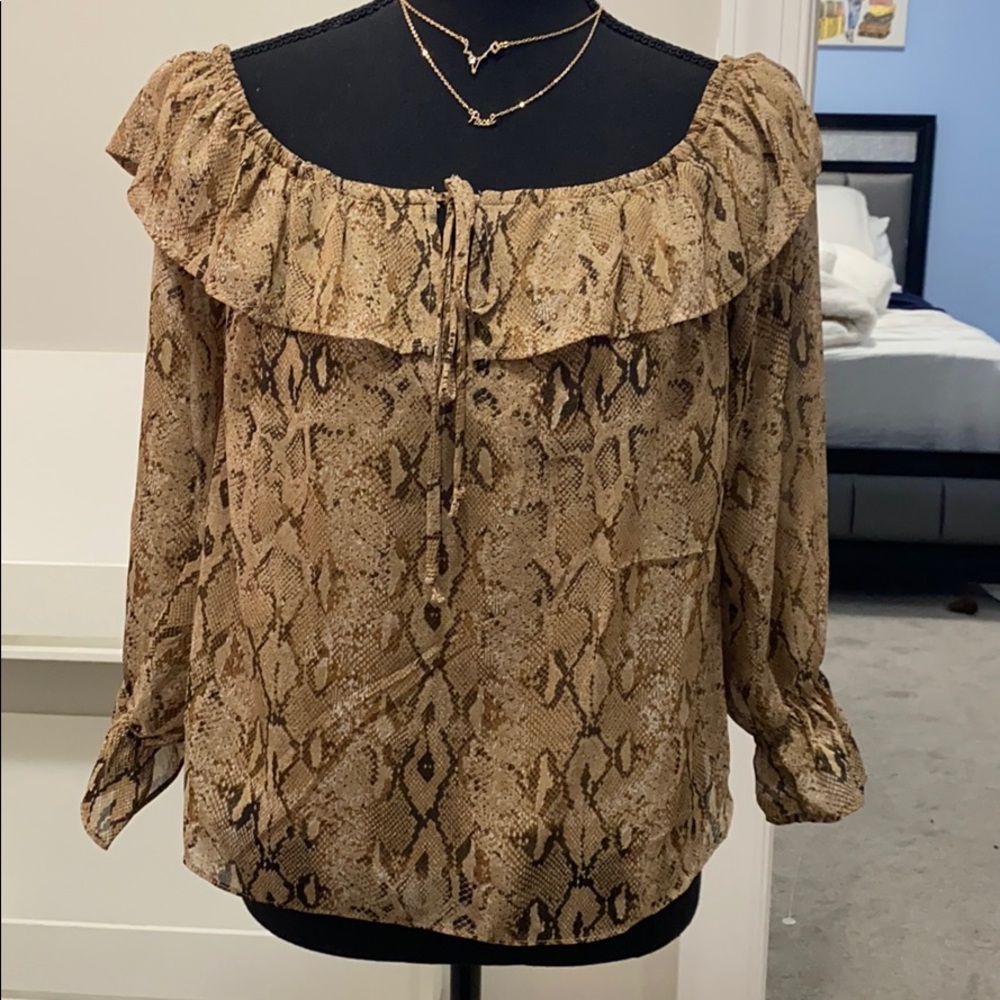 Long sleeve off the shoulder reptile print